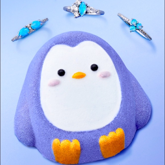 Charmed Aroma Penguin Bath Bomb - Picture 1 of 1